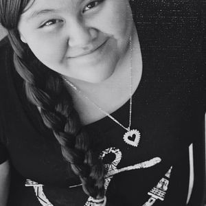 Meet your Posher, Adamaris